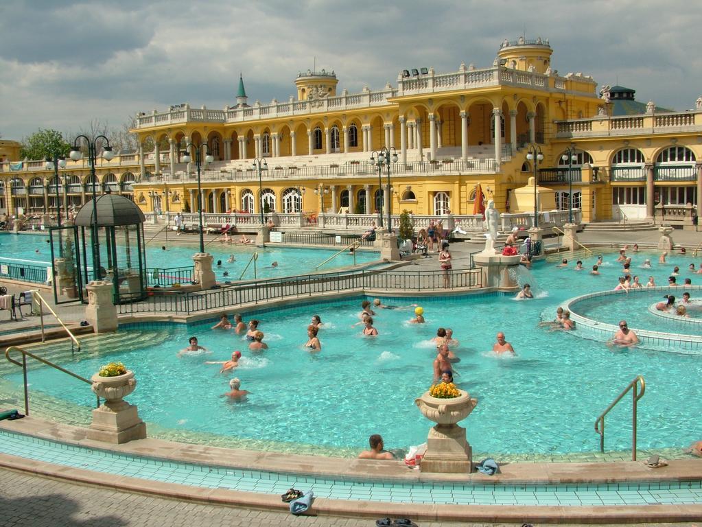 Little Americas Opera Apartments Budapeşte Dış mekan fotoğraf